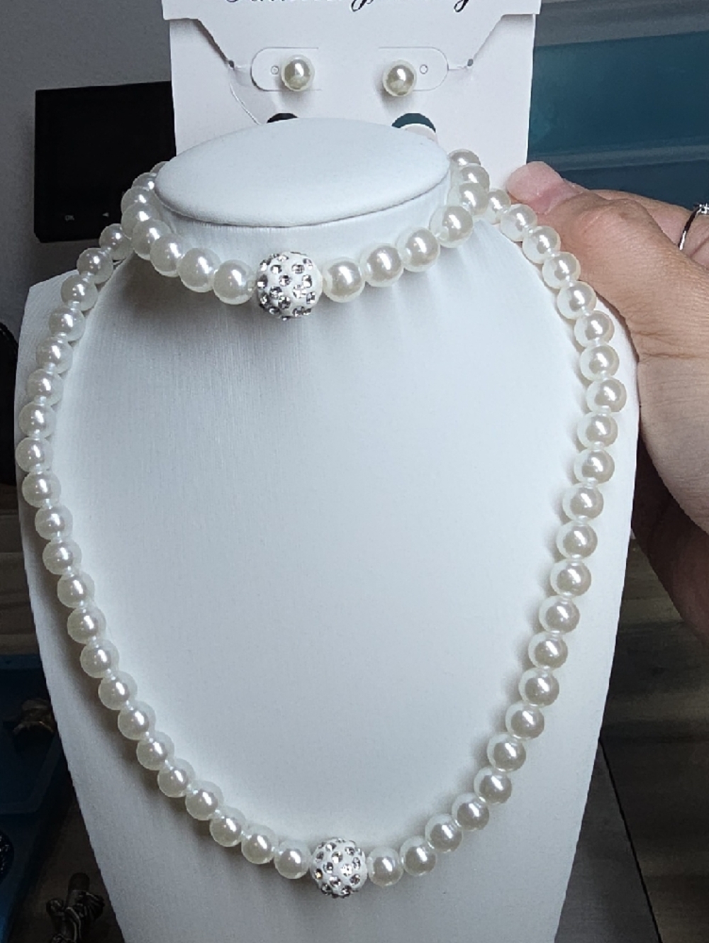 Fashion Jewelry White Pearl Necklace & Bracelet Set with Crystal Accent - Picture 9 of 9